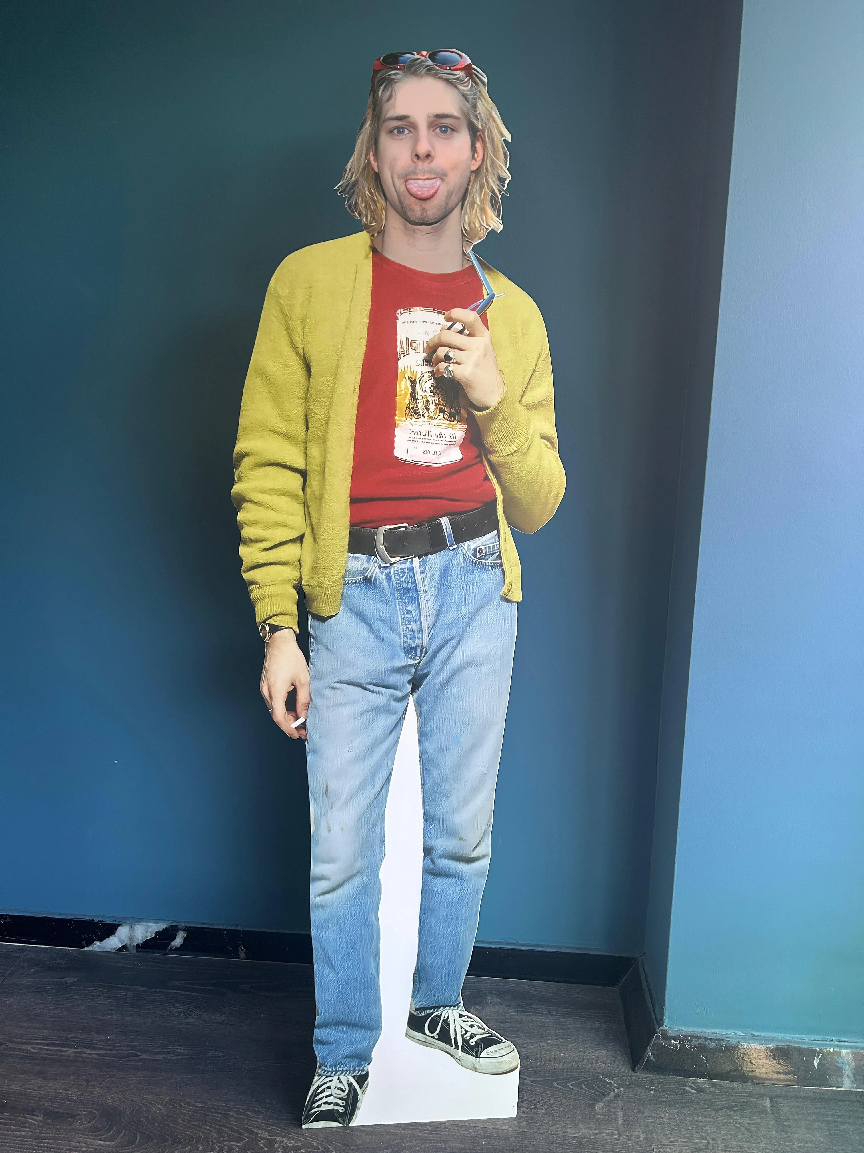 Kurt Cobain Nirvana Rock Star Maketi Ayaklı  2 Boyutlu Tam Boy Plastik Maket